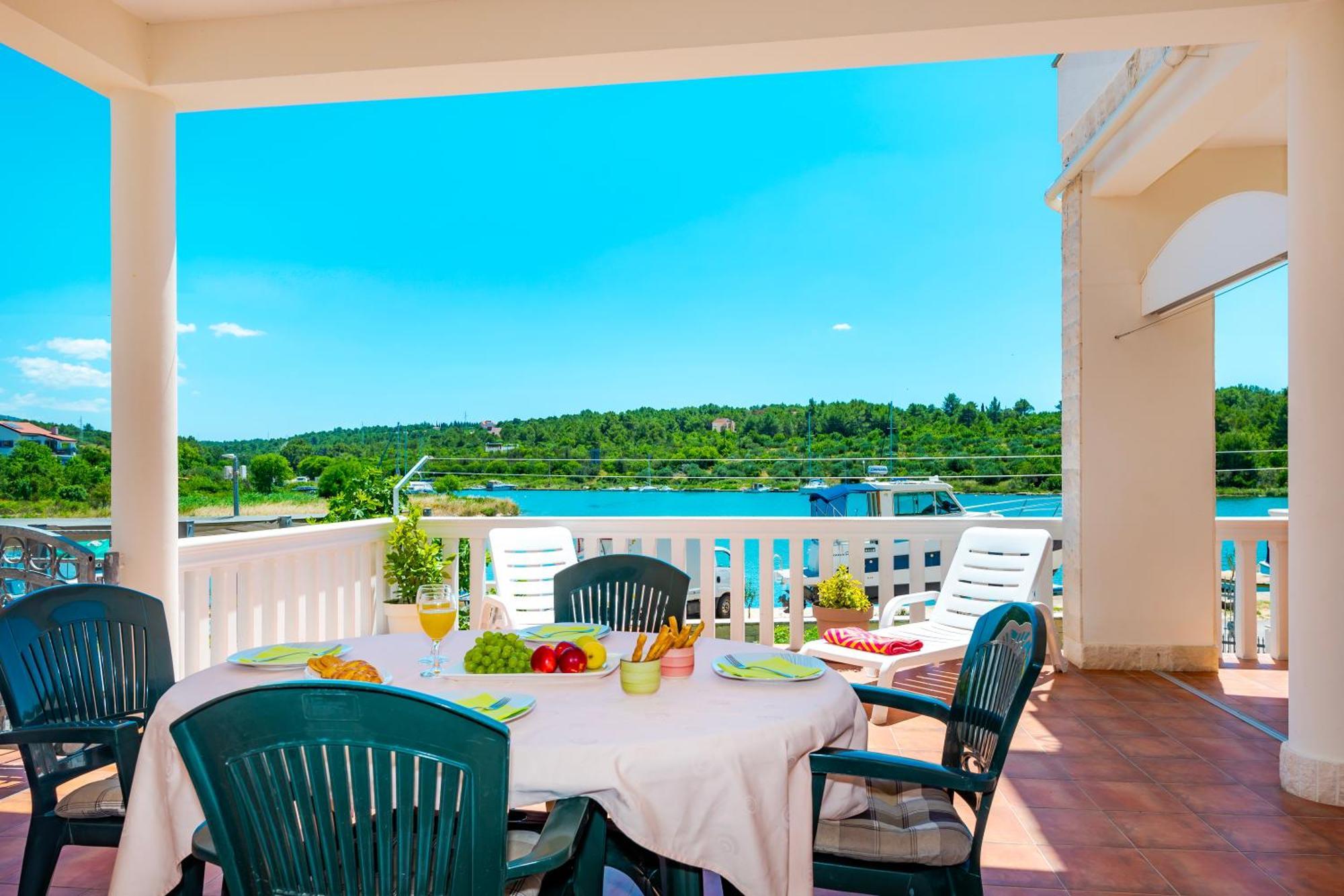 Apartment Bilice Beach Экстерьер фото