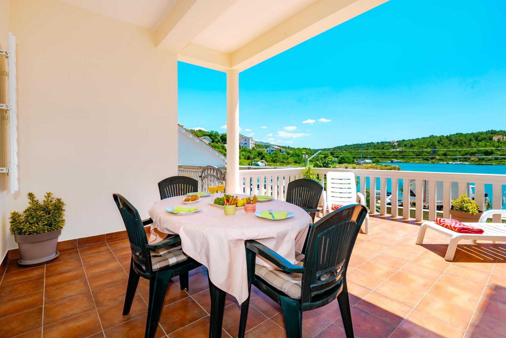 Apartment Bilice Beach Экстерьер фото