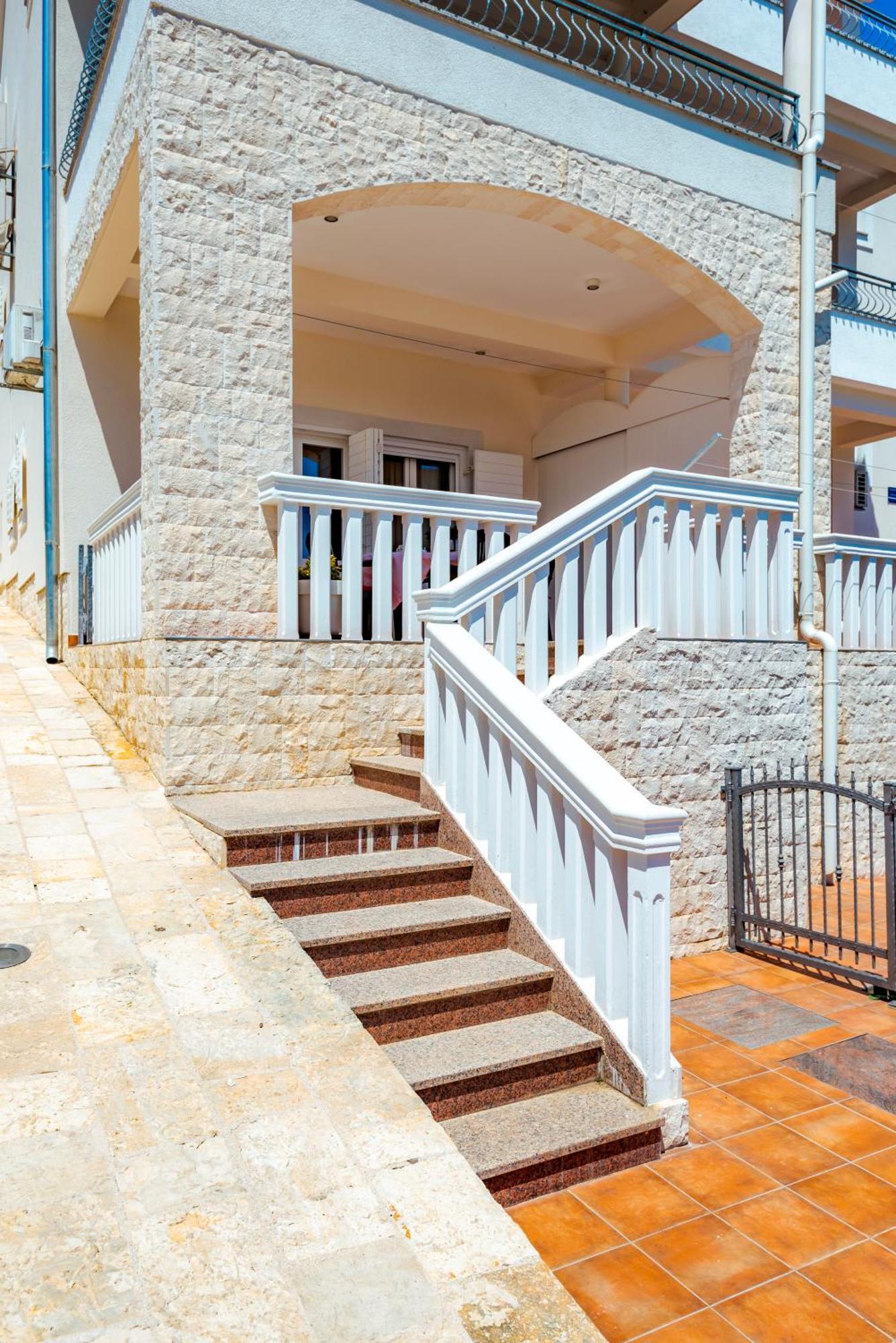 Apartment Bilice Beach Экстерьер фото